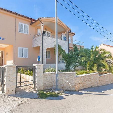 Apartments Ema Ражань Экстерьер фото