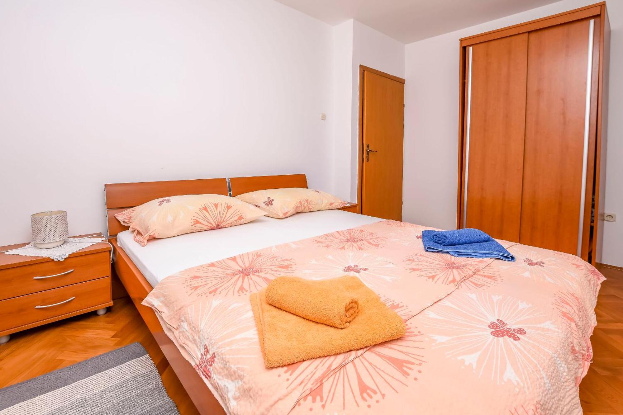 Apartments Ema Ражань Экстерьер фото