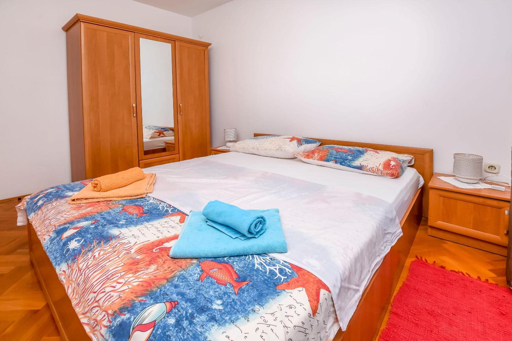 Apartments Ema Ражань Экстерьер фото