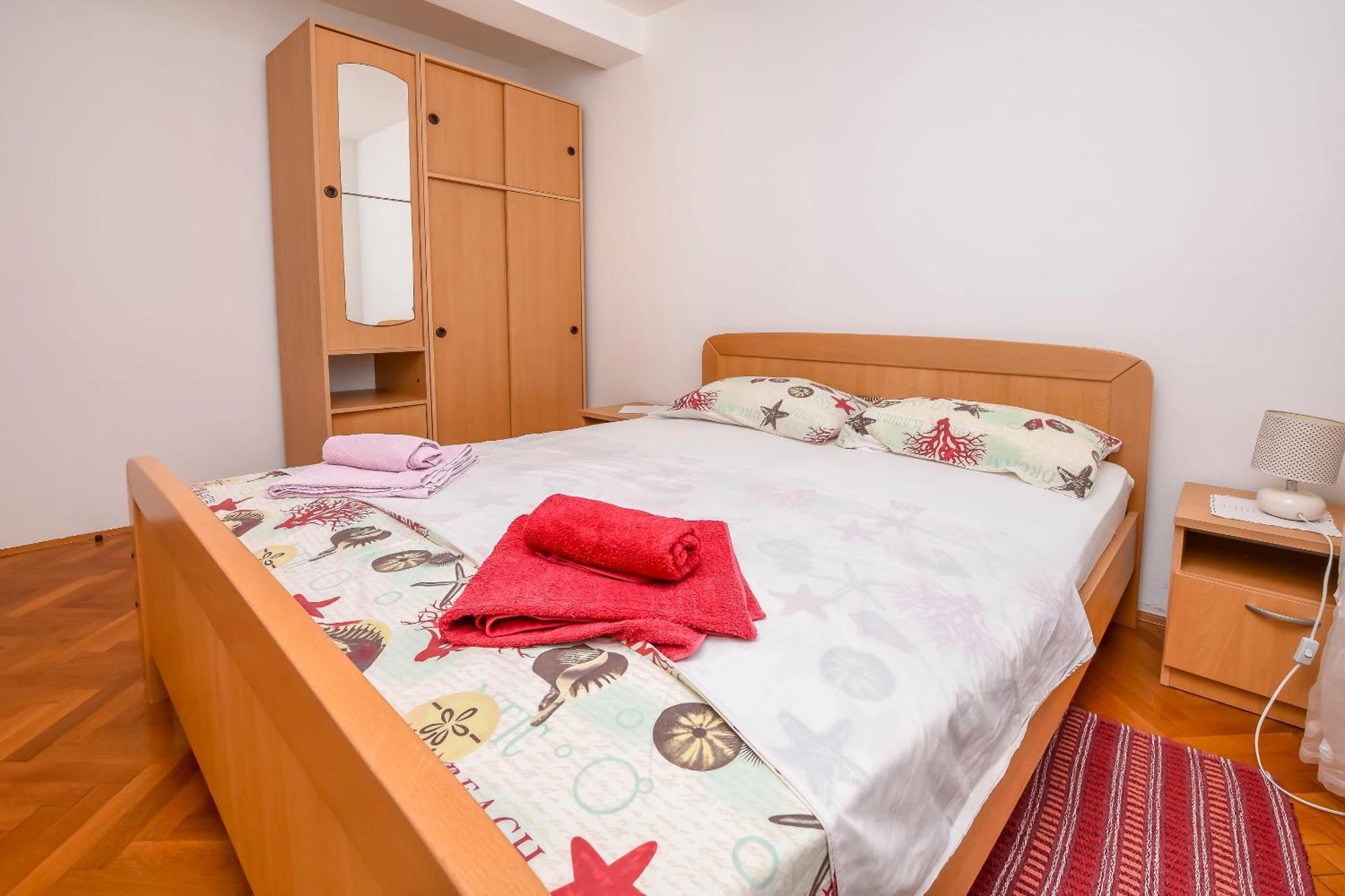 Apartments Ema Ражань Экстерьер фото